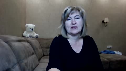 luna_lure11 online show from 4, 10, 2025
