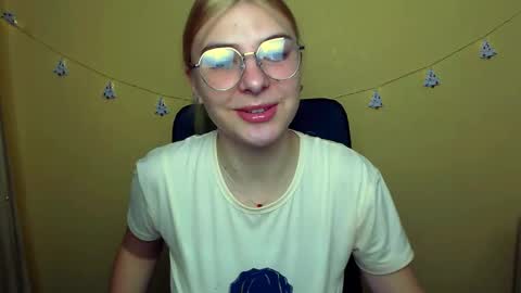 Snapshot of luna_lush_ chatting on 15, 12, 2024 Luna online show from 15, 12, 2024