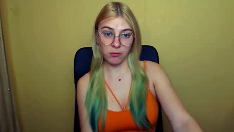 Snapshot of luna_lush_ chatting on 9, 1, 2025 Luna online show from 9, 1, 2025