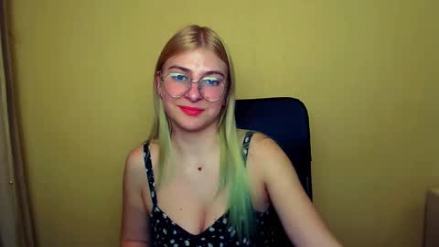 Snapshot of luna_lush_ chatting on 24, 1, 2025 Luna online show from 24, 1, 2025