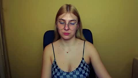 Snapshot of luna_lush_ chatting on 29, 1, 2025 Luna online show from 29, 1, 2025