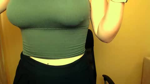 Snapshot of luna_lush_ chatting on 28, 2, 2025 Luna online show from 28, 2, 2025