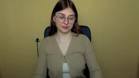 Snapshot of luna_lush_ chatting on 5, 5, 2026 Luna online show from 5, 5, 2026