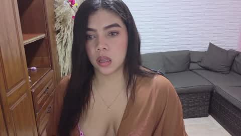 luna_rousse26 online show from 2, 6, 2026