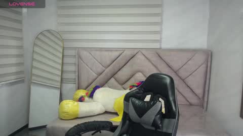 Live 1000pm 600am COLOMBIAN HOUR online show from 13, 9, 2025