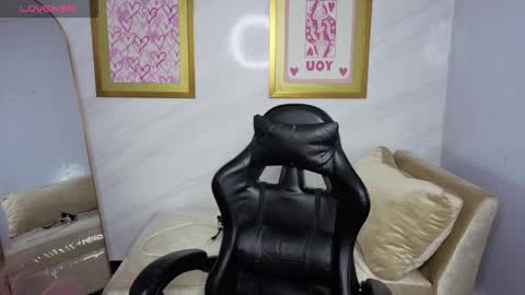 Live 1000pm 600am COLOMBIAN HOUR online show from 7, 11, 2025