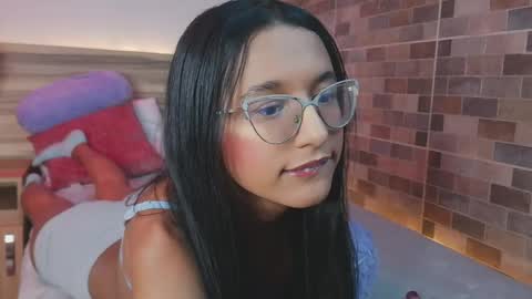 luna_valen online show from 7, 6, 2026