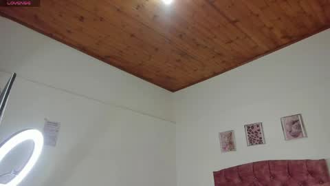 luna_velveth1 online show from 16, 4, 2026