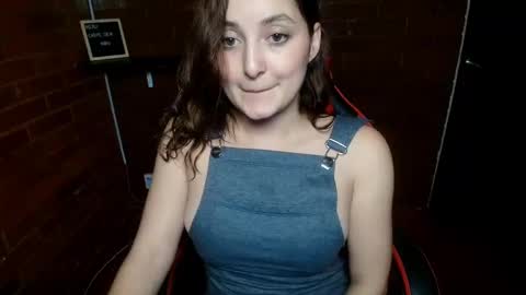 lunaa_m_ online show from 18, 2, 2025