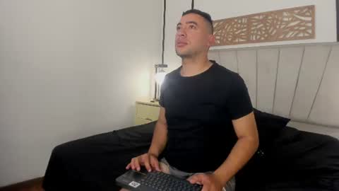 Snapshot of lunaanddante_ chatting on 23, 6, 2026 lunaanddante_ online show from 23, 6, 2026