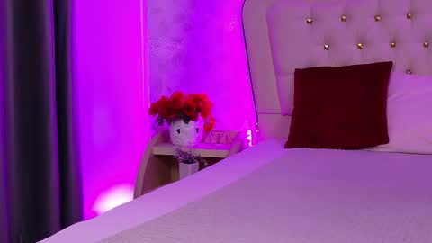 Snapshot of lunababe_ chatting on 7, 5, 2026 lunababe_ online show from 7, 5, 2026