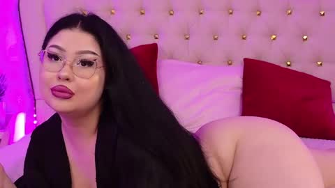 Snapshot of lunababe_ chatting on 9, 5, 2026 lunababe_ online show from 9, 5, 2026