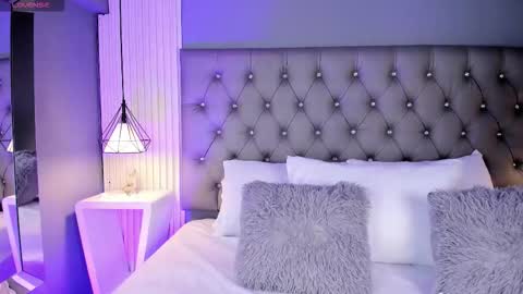 Luna  online show from 10, 1, 2026