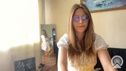 lunafeather online show from 13, 9, 2025