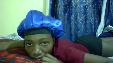 lunah_kitty online show from 17, 5, 2026