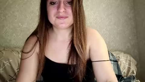 Snapshot of lunalili_1900 chatting on 18, 6, 2026 Layla online show from 18, 6, 2026