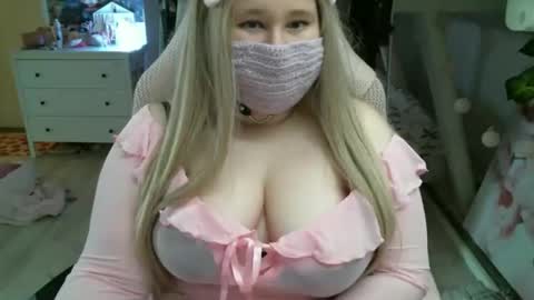 Snapshot of lunalulls chatting on 9, 3, 2026 lunalulls online show from 9, 3, 2026