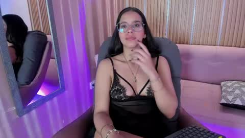 lunamillers_ online show from 5, 5, 2026
