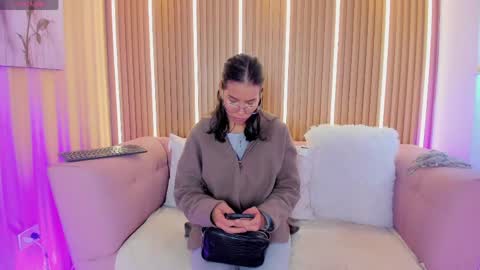 Snapshot of lunamillers_ chatting on 28, 5, 2026 lunamillers_ online show from 28, 5, 2026