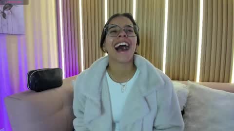Snapshot of lunamillers_ chatting on 31, 5, 2026 lunamillers_ online show from 31, 5, 2026