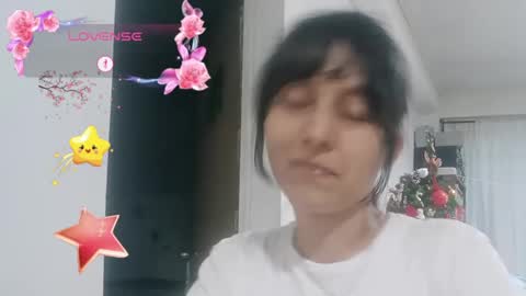 Snapshot of lunamoon_17 chatting on 3, 12, 2024 LUNA online show from 3, 12, 2024