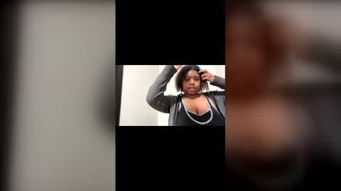 Snapshot of lunamoth00 chatting on 26, 11, 2025 lunamoth00 online show from 26, 11, 2025