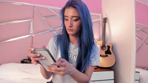 Luna Page online show from 27, 1, 2025