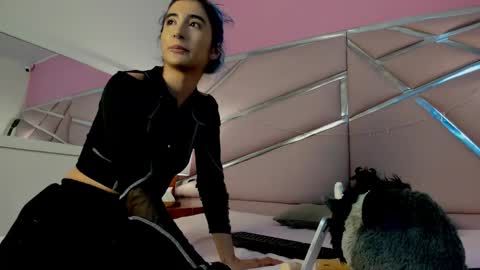 Luna Page online show from 8, 3, 2025