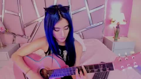 Luna Page online show from 10, 9, 2025