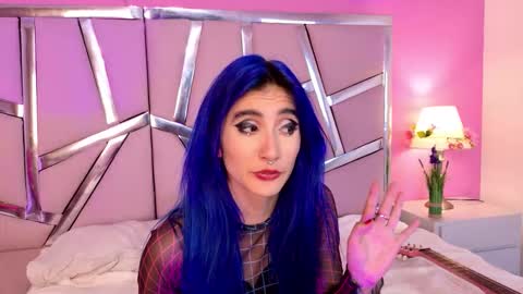 Luna Page online show from 15, 9, 2025