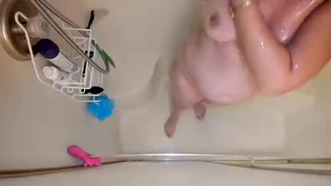 LunaPearl   online show from 18, 10, 2025