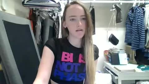 Snapshot of lunapixie2020 chatting on 17, 1, 2025 lunapixie2020 online show from 17, 1, 2025