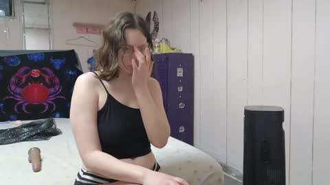 lunaquinn45 online show from 1, 1, 2025