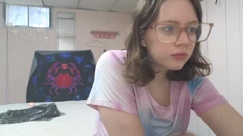 lunaquinn45 online show from 2, 1, 2025