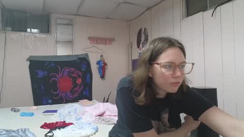 lunaquinn45 online show from 25, 1, 2025