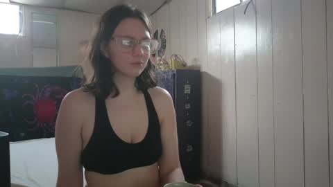 lunaquinn45 online show from 3, 2, 2025