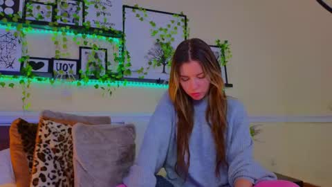 Luna Rishi online show from 5, 3, 2025