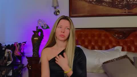 Snapshot of lunarishi chatting on 2, 3, 2026 Luna Rishi online show from 2, 3, 2026