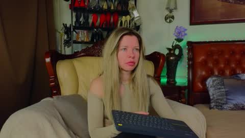 Snapshot of lunarishi chatting on 21, 3, 2026 Luna Rishi online show from 21, 3, 2026