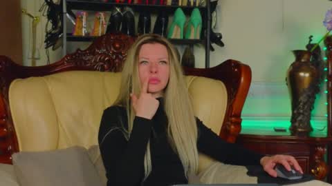 Snapshot of lunarishi chatting on 30, 3, 2026 Luna Rishi online show from 30, 3, 2026