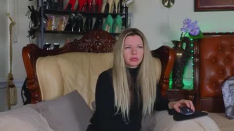 Snapshot of lunarishi chatting on 6, 4, 2026 Luna Rishi online show from 6, 4, 2026