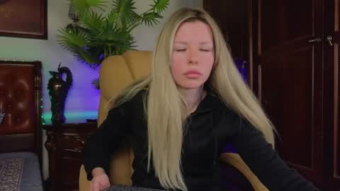 Snapshot of lunarishi chatting on 16, 4, 2026 Luna Rishi online show from 16, 4, 2026