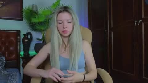 Snapshot of lunarishi chatting on 24, 5, 2026 Luna Rishi online show from 24, 5, 2026