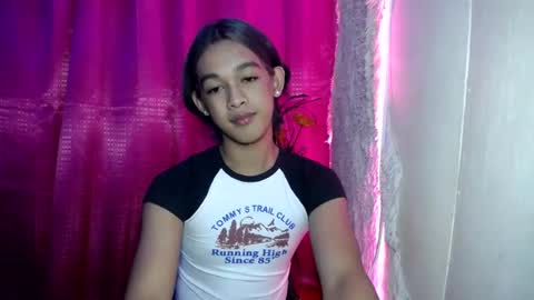 Snapshot of lunarmaxxx chatting on 26, 6, 2026 max online show from 26, 6, 2026