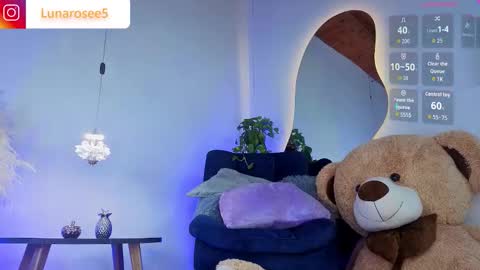 Snapshot of lunarose5 chatting on 13, 10, 2025 Luna online show from 13, 10, 2025