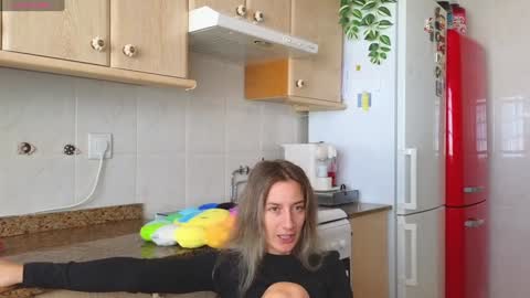 Snapshot of lunary_mix chatting on 1, 2, 2025 Luna online show from 1, 2, 2025