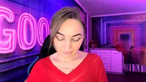 Snapshot of lunasky1111 chatting on 11, 4, 2026 Meryem online show from 11, 4, 2026