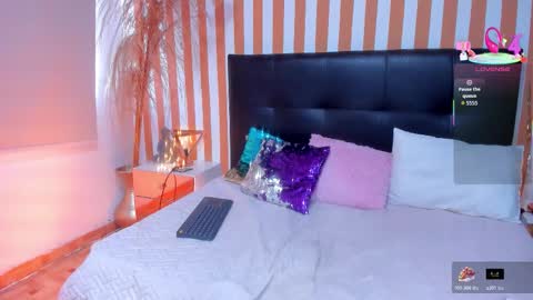 Snapshot of lunatoledo chatting on 27, 11, 2025 Luna Toledo online show from 27, 11, 2025