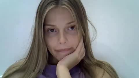 Snapshot of lunav7 chatting on 10, 10, 2025 Luna online show from 10, 10, 2025