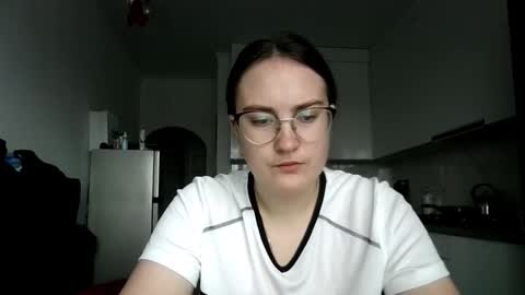 Snapshot of lunavelvet3 chatting on 4, 11, 2025 lunavelvet3 online show from 4, 11, 2025